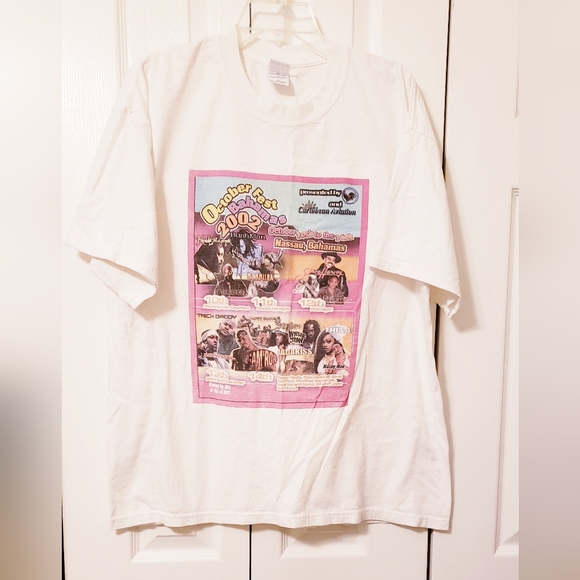'02 Music Festival Tee, Bahamas - Picture 2 of 8